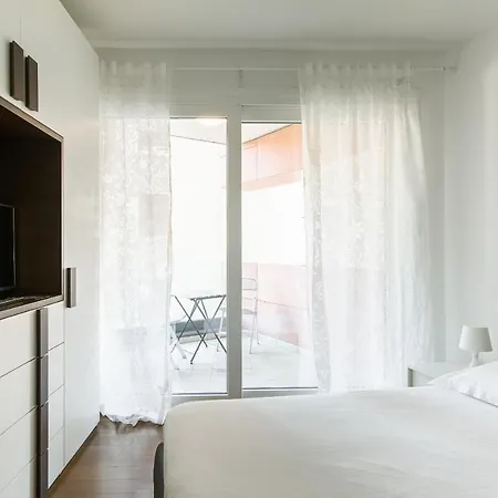 Roggia By Quokka 360 - A Stone's Throw From Ciani Park Apartamento