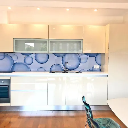 Apartment Roggia By Quokka 360 - A Stone's Throw From Ciani Park *
