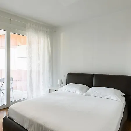 Apartment Roggia By Quokka 360 - A Stone's Throw From Ciani Park *