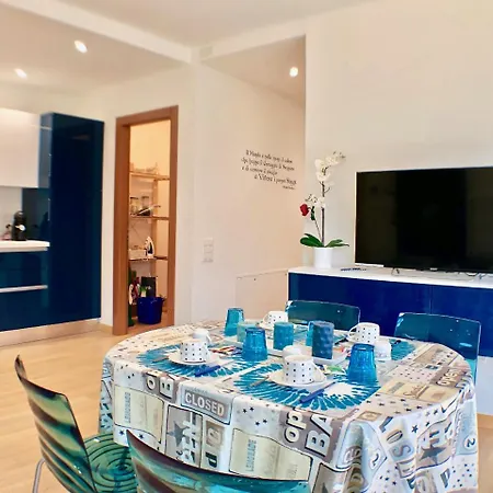 Roggia By Quokka 360 - A Stone's Throw From Ciani Park Appartement