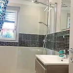 Roggia By Quokka 360 - A Stone's Throw From Ciani Park Апартаменти *