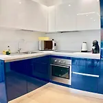 Апартаменти Roggia By Quokka 360 - A Stone's Throw From Ciani Park