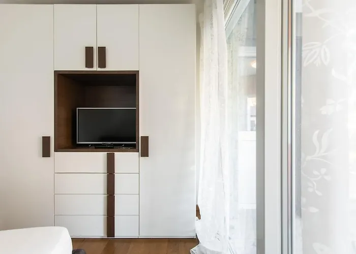 Apartment Roggia By Quokka 360 - A Stone's Throw From Ciani Park